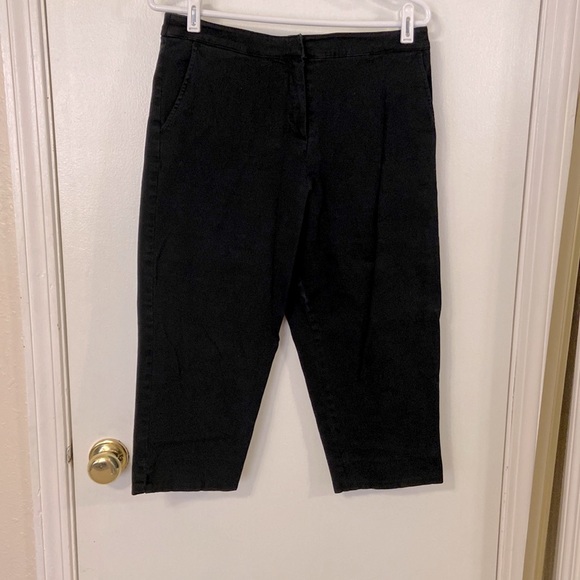 Briggs New York Pants - 🌹- Women’s size 12 black capri pants